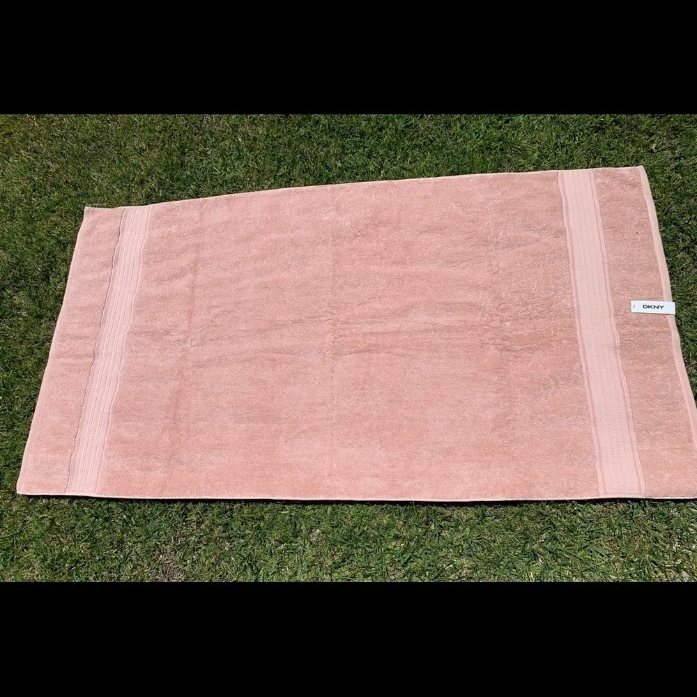 Dkny towel